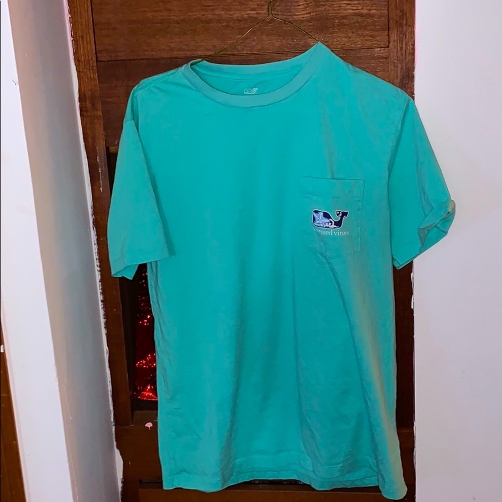 LIMITED EDITION vineyard vines t shirt